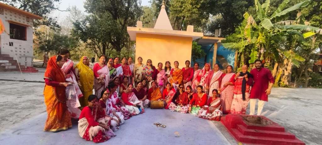 लालकुआँ अवंतिका कुंज मंदिर में श्रद्धा भक्ति के साथ होली का पारम्परिक उत्सव “शिव के मन मा ही बसे काशी” जैसे भक्तिपूर्ण कुमाऊंनी होली गीतों के साथ शुरू,देखे वीडियो