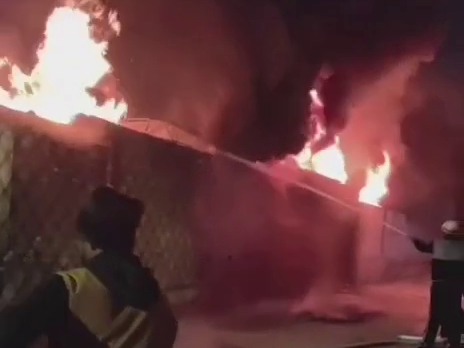 देहरादून में बड़ा हादसा, फर्नीचर वर्कशॉप में भीषण आग लगने से मचा हड़कंप,आधा दर्जन फायर टेंडर ने पाया आग पर काबू देखे वीडियो: