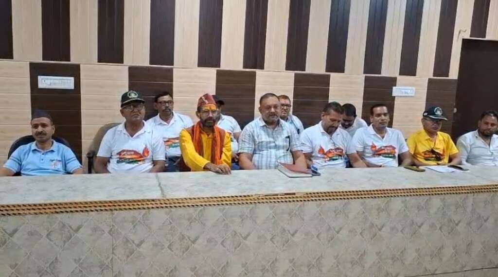 16 माह की देरी पर उबाल ‘कब आएगी सरकार बिंदुखत्ता के द्वार?’ वनाधिकार समिति की राजस्व ग्राम की मांग तेज लालकुआँ नगर पंचायत सभागार में सरकार के खिलाफ हुंकार