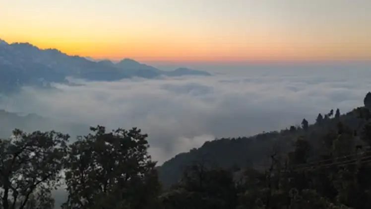 उत्तराखंड मौसम विभाग का बड़ा अलर्ट: 60 किमी रफ्तार से चल सकती हवाएं, ओलावृष्टि की भी संभावना
