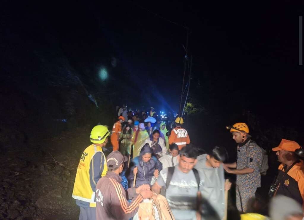 बड़ी खबर (रुद्रप्रयाग) बारिश बनी बाधा, फिर भी नहीं रुकी बाबा केदार की यात्रा