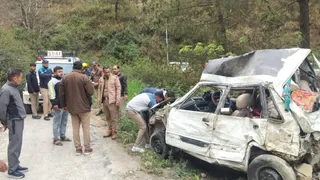 अल्मोड़ा हादसा: खाई में गिरी कार से तीन शव बरामद, क्षेत्र में शोक