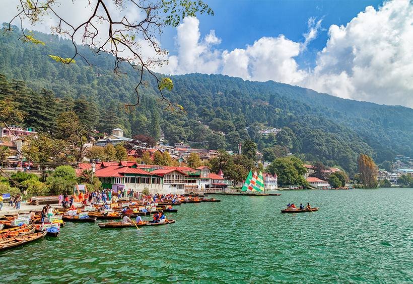 नैनीताल हुआ पैक,वीकेंड में होटल फुल और पार्किंग फुल : भीड़ से गुलजार हुई सरोवर नगरी