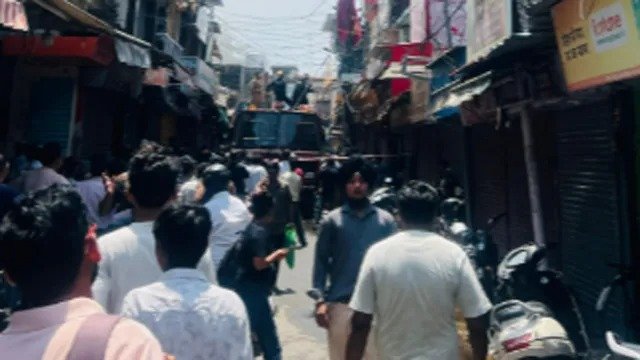 (बड़ी खबर) सरनीमल मार्केट में आग से मची अफरातफरी, दमकल की तीन गाड़ियों ने पाया काबू