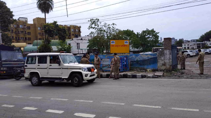 यहा मजाक बना पुलिस केस : दोस्त रूठा तो दोस्तों ने कर दिया ‘लापता’ , इनाम में रखे “सिगरेट की डब्बी”