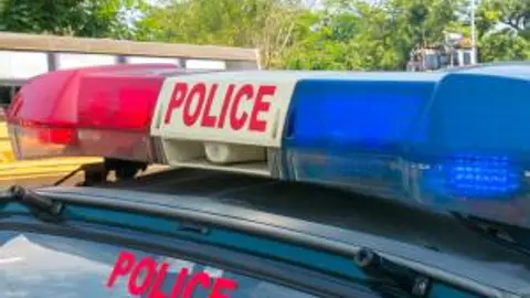 सास-बहू का गजब जुगाड़ जमीन के नीचे निकला “शराब का तहखाना”, पुलिस के छापे में खुला राज
