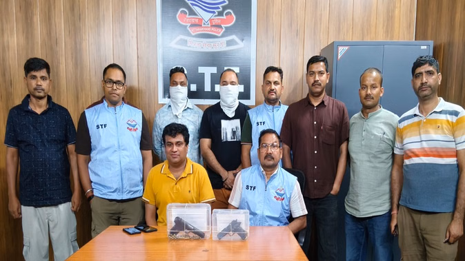 (रुद्रपुर) फर्जी शस्त्र लाइसेंस रैकेट पर STF का शिकंजा, रेस्टोरेंट संचालक समेत दो गिरफ्तार