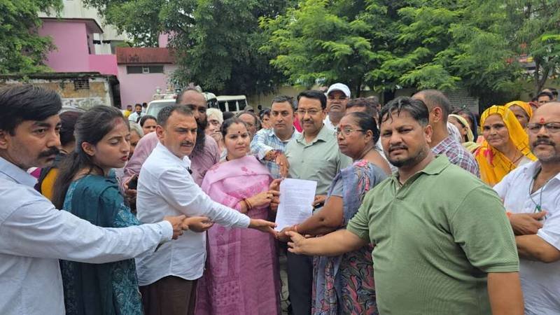 हल्द्वानी स्मार्ट मीटर के विरोध में कांग्रेस का प्रदर्शन, मुख्यमंत्री को भेजा ज्ञापन