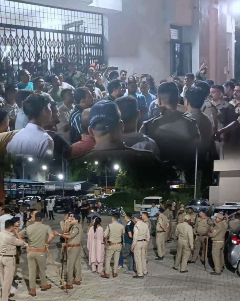 सितारगंज तहसील में विजिलेंस कार्रवाई पर बवाल रात भर रखा कैद, 20 घंटे ठप रहा कामकाज