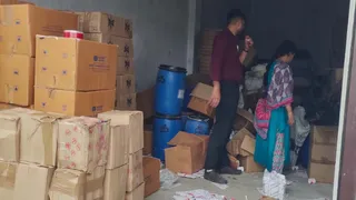 (उधम सिंह नगर) दवा फैक्ट्री पर STF का बड़ा छापा,लाखों की संदिग्ध अंग्रेजी दवाएं और हरियाणा की शराब पकड़ी , फैक्ट्री सील