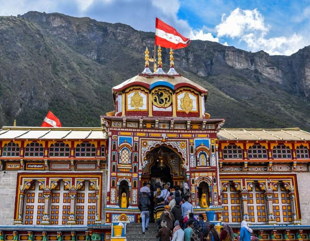 राम मंदिर के बाद अब बदरीनाथ धाम में चढ़ावे में हेराफेरी के वायरल आरोपों पर एक्शन, बीकेटीसी ने बैठाई जांच