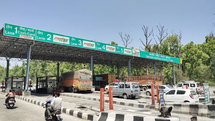 उत्तराखंड में कार दौड़ रही, तमिलनाडु में कट रहा टोल! प्रोफेसर के फास्टैग से पांच बार धोखाधड़ी