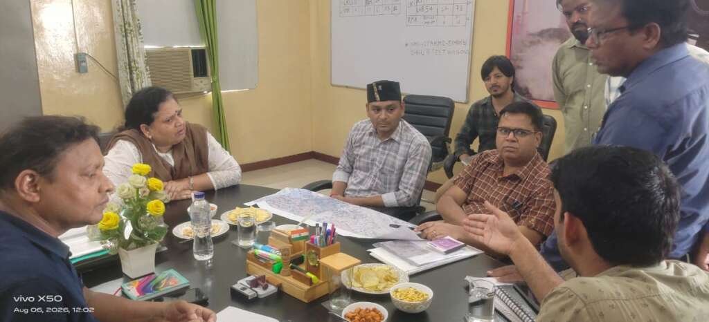 पूर्व सैनिक एवं नगर पंचायत अध्यक्ष सुरेंद्र सिंह लोटनी ने DRM वीना सिन्हा से की वार्ता, लालकुआं की जनसमस्याओं पर हुई चर्चा