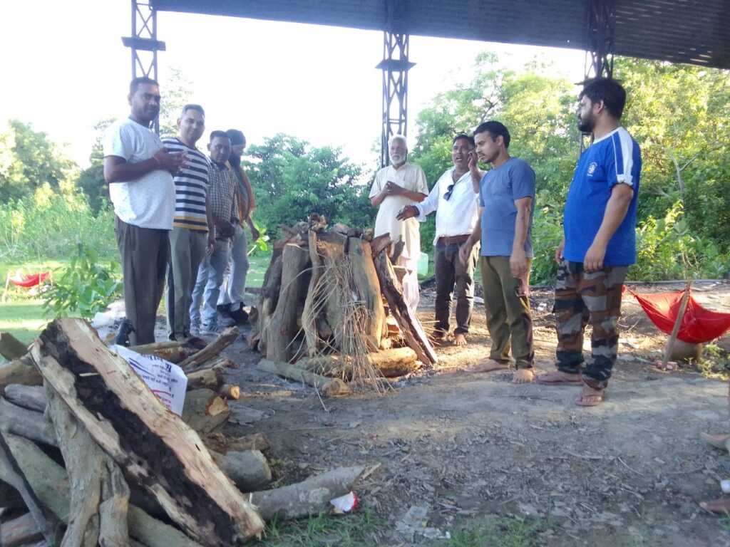 लालकुआं अकेली बुजुर्ग महिला की मौत, समाजसेवियों ने निभाया अपना फर्ज