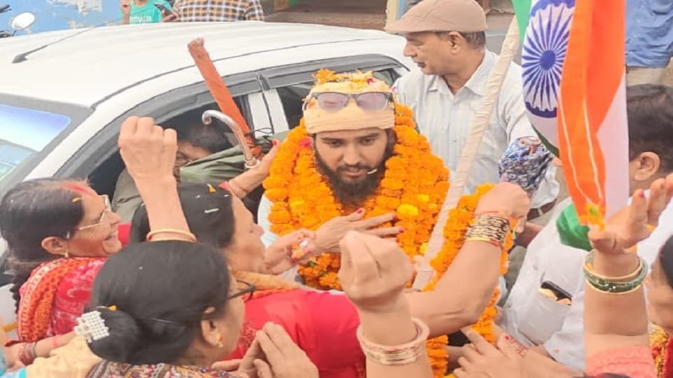 अल्मोड़ा के लाल ने किया कमाल, 315 दिन पैदल चलकर किए 12 ज्योतिर्लिंग और चारधाम के दर्शन