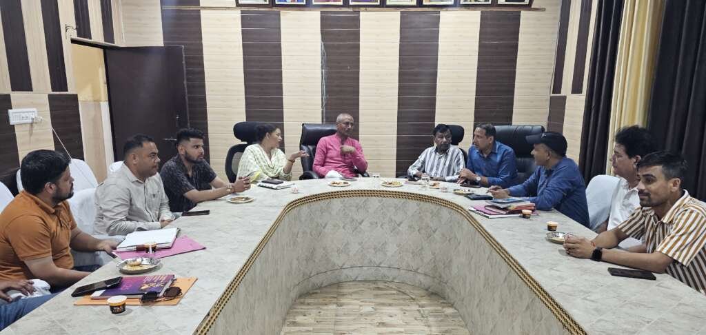 दिसंबर की डेडलाइन तय : अब बहाने नहीं लालकुआं विधायक डॉ. मोहन सिंह बिष्ट ने अधिकारियों को दिए सख्त निर्देश