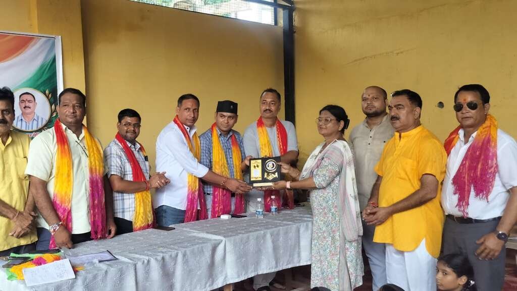 लालकुआं में पंत जयंती पर अनूठी पहल, बच्चों ने देखी ‘हनुमान अंश’ फिल्म; पूर्व सैनिक व नगर पंचायत अध्यक्ष सुरेंद्र सिंह लोटनी व अन्य ने किया प्रतिभागियों का सम्मान