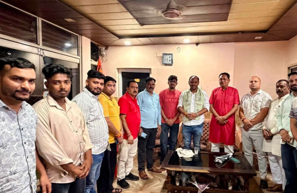 लालकुआं में भाजपा युवा मोर्चा प्रदेश महामंत्री दीपेंद्र कोश्यारी ने भाजपा नेता व कार्यकर्ताओं से की मुलाकात, संगठन की मजबूती पर किया मंथन